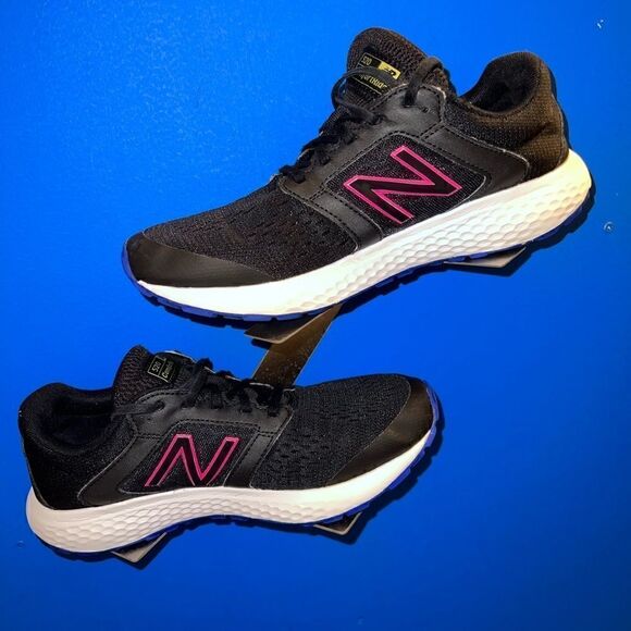 New Balance 520 Women’s Size 8.5 Comfort Ride Running Shoes. Black/Pink - Picture 2 of 5